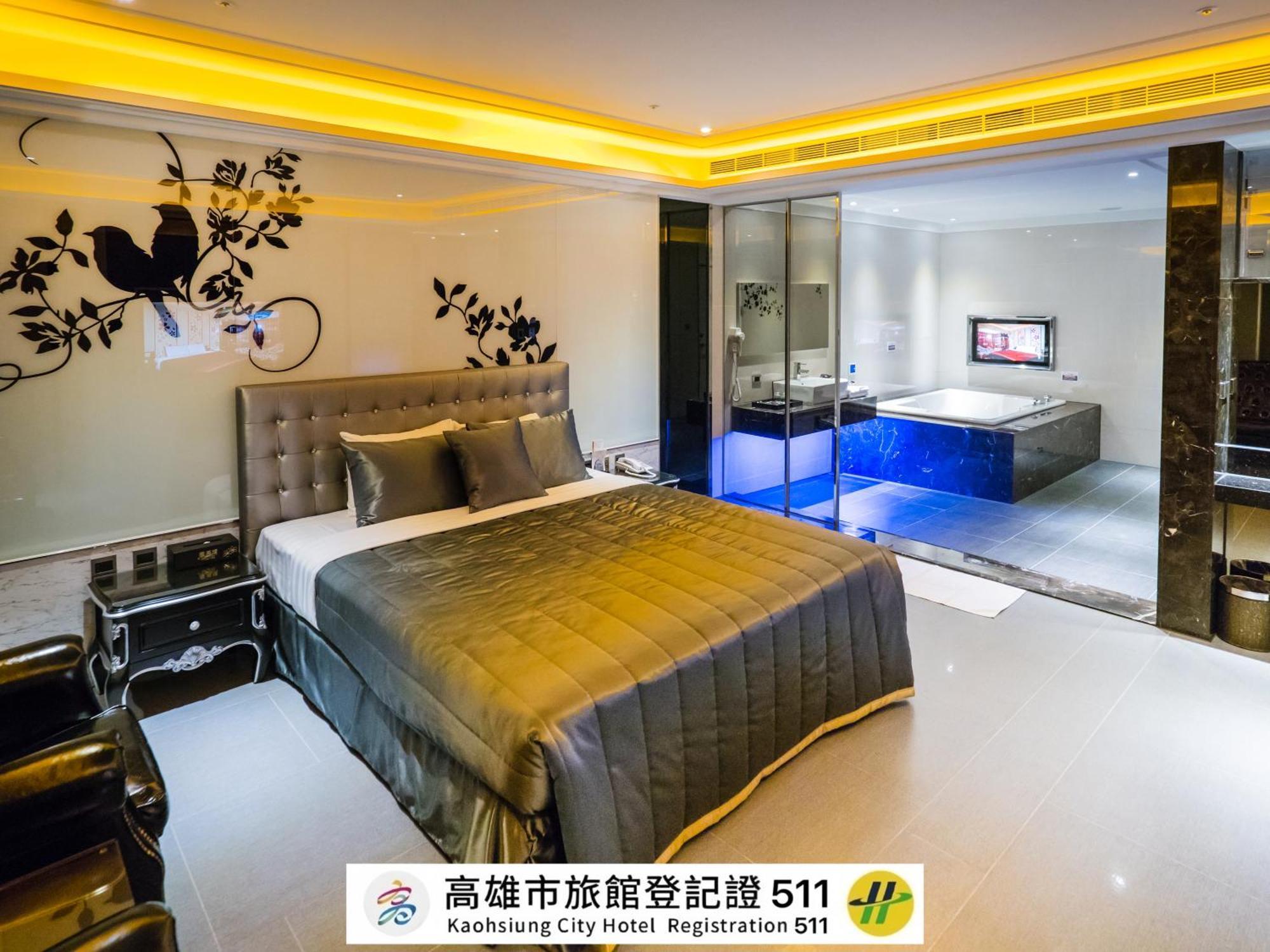 薇風情汽車旅館 - 鳳山館 Kaohsiung Bagian luar foto
