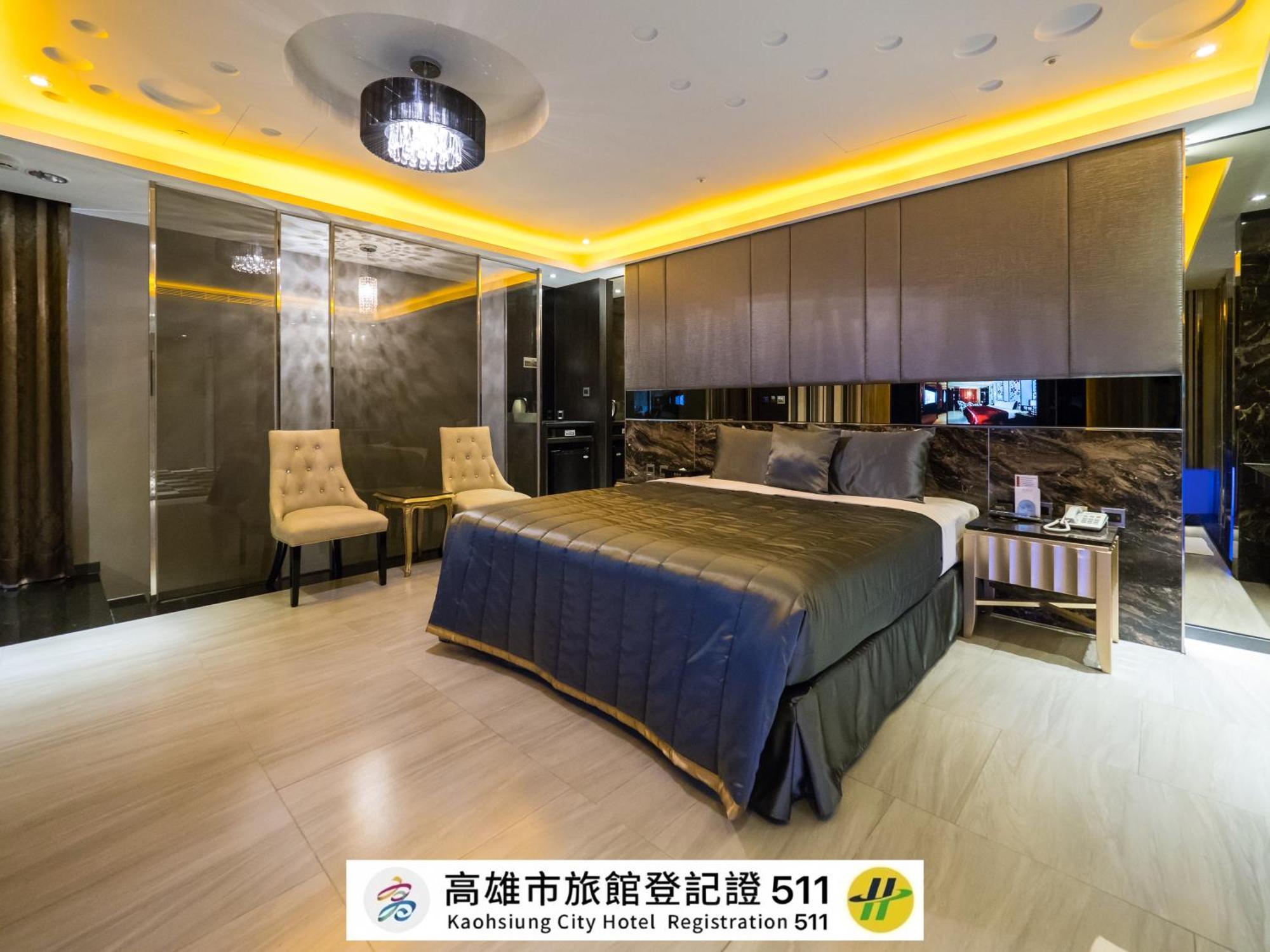 薇風情汽車旅館 - 鳳山館 Kaohsiung Bagian luar foto